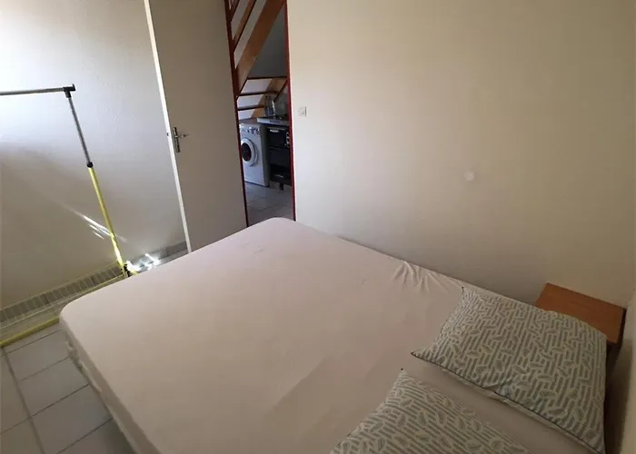 T2 Mezzanine Avec Piscine - 6 Pers. - Proche Commerces Et - Fr-1-81-152 Villa *